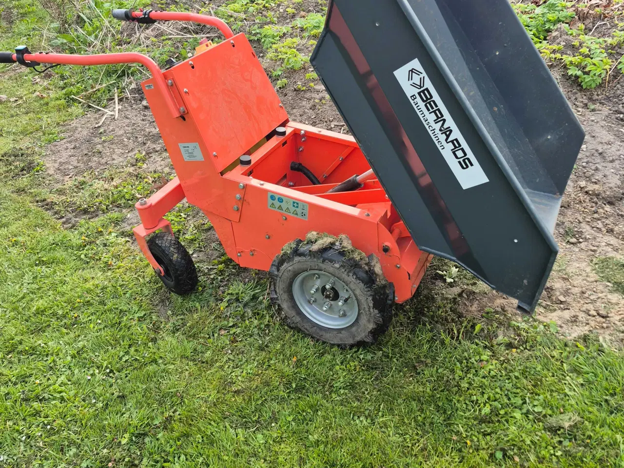 Billede 4 - EL-Super skubber stor trillebør på El.