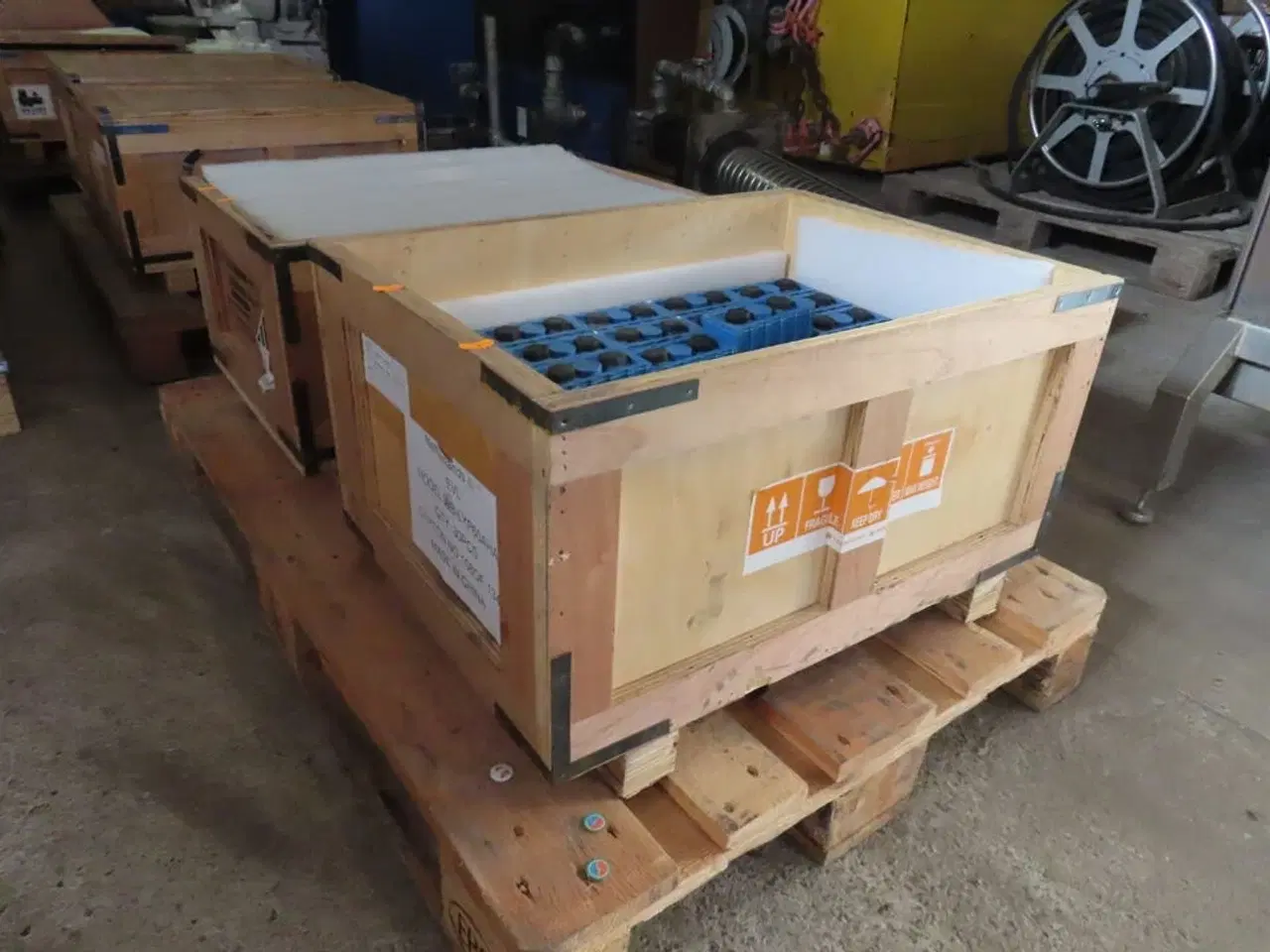 Billede 1 - Kasse med 30 stk lithium ion batterier CALB