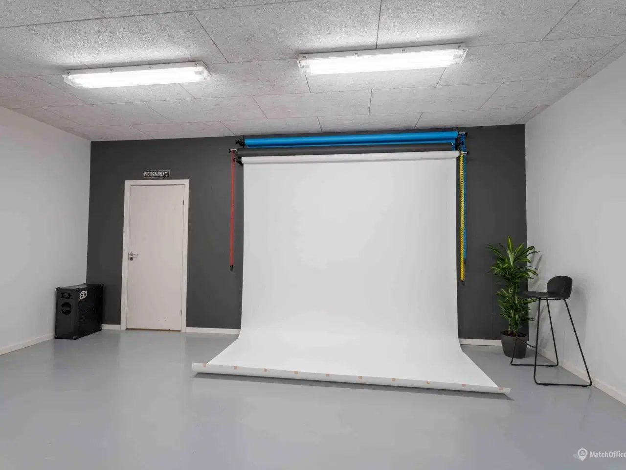 Billede 4 - Lager med port samt ét kontor