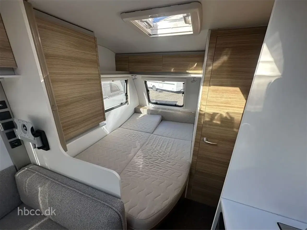 Billede 5 - 2019 - Adria Altea 472 PK Adria Altea 472 PK (2019) – Let familievogn med køjer og Ventura fortelt