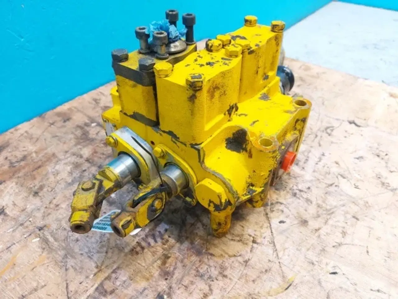 Billede 12 - Hanomag 44C  Ventilblok 2951934M91