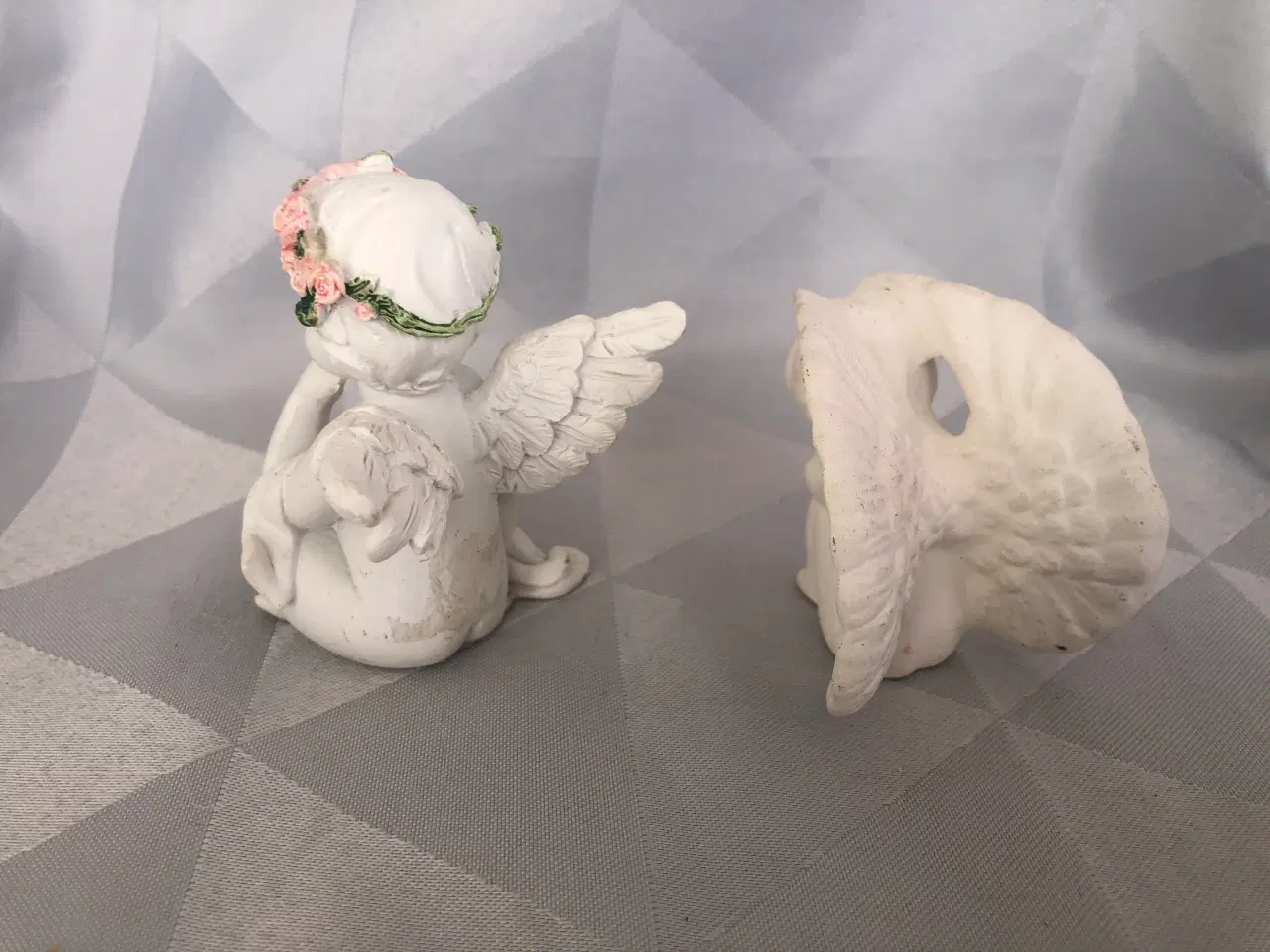 Billede 6 - To forskellige keramik engle figurer 