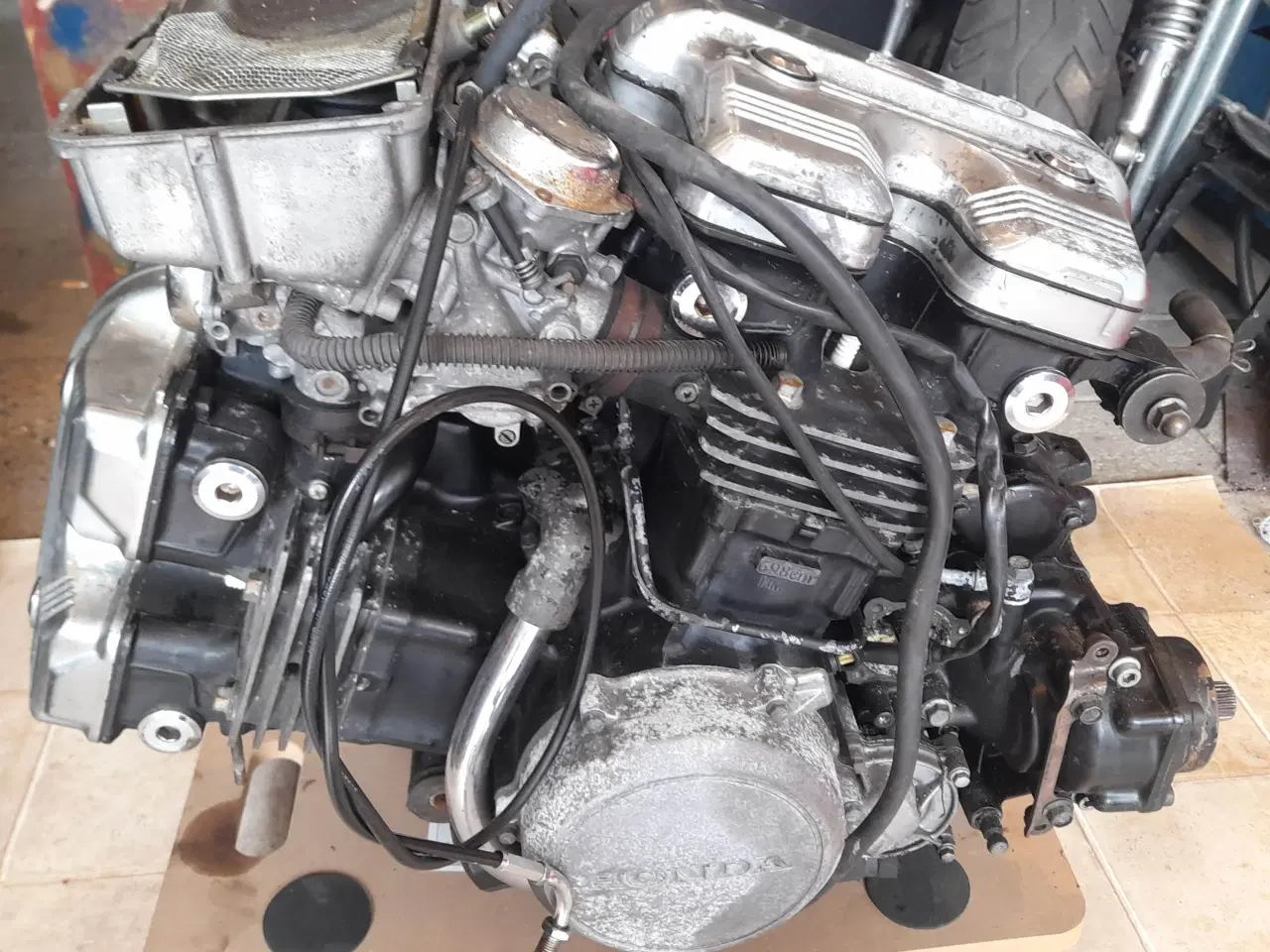 Billede 5 - Honda VF 700 Magna RC21 Motor