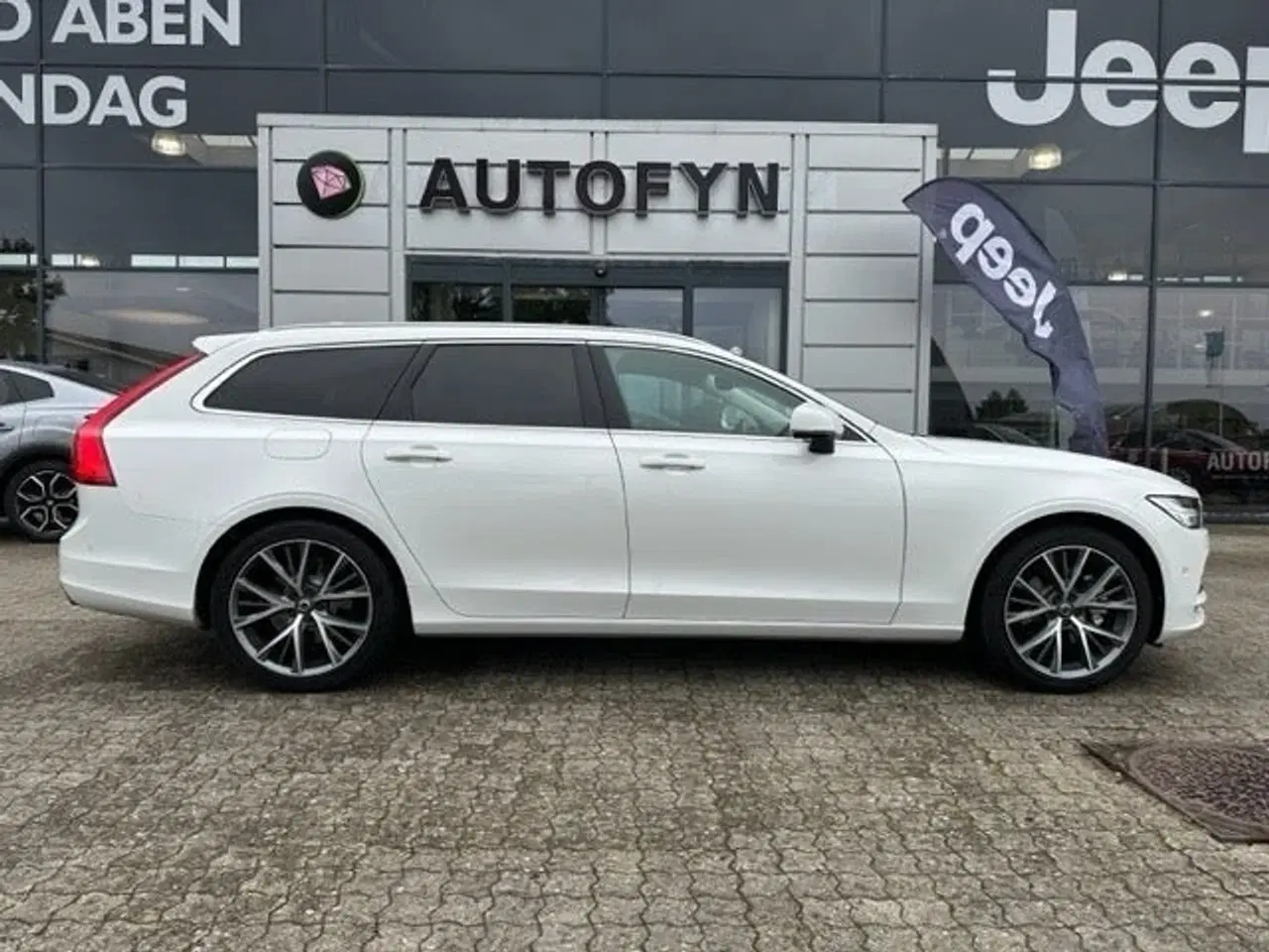 Billede 1 - Volvo V90 2,0 T5 254 Momentum aut.