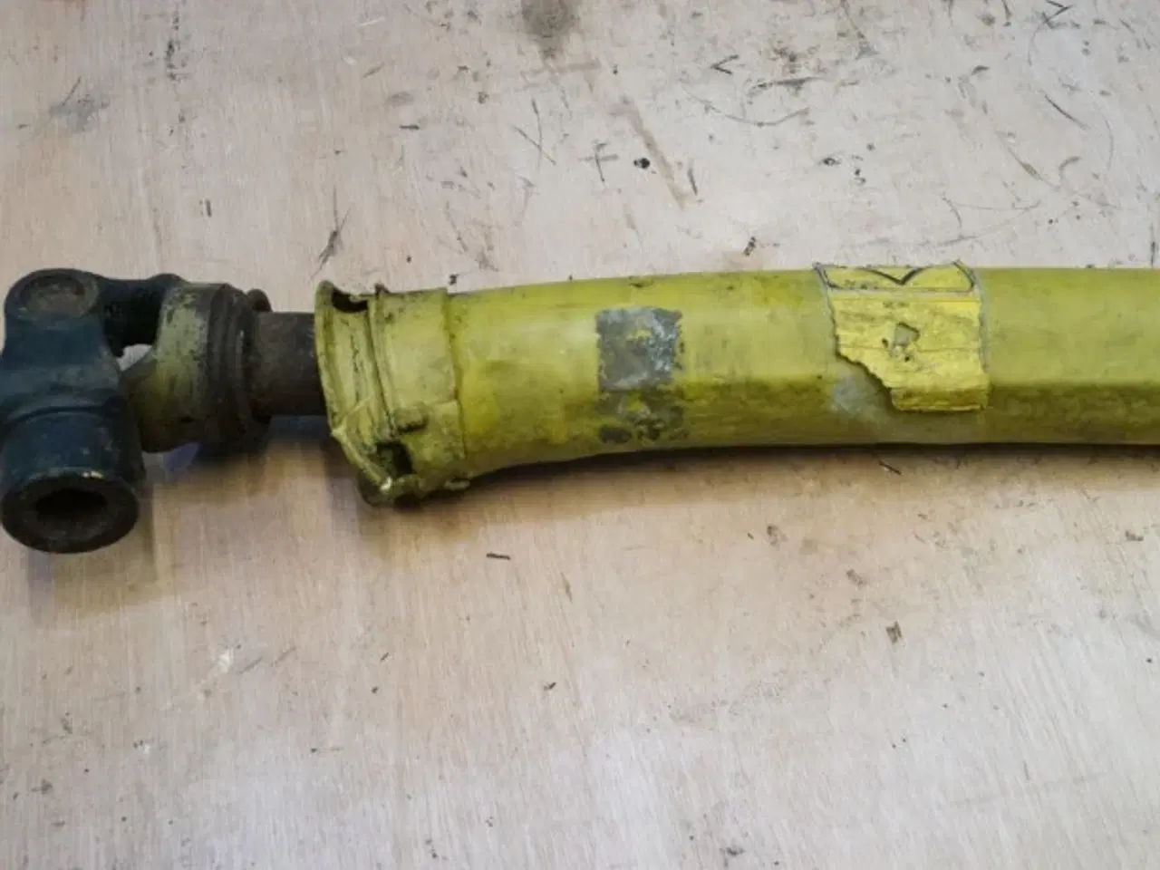 Billede 8 - John Deere 820 PTO Aksel AZ52487