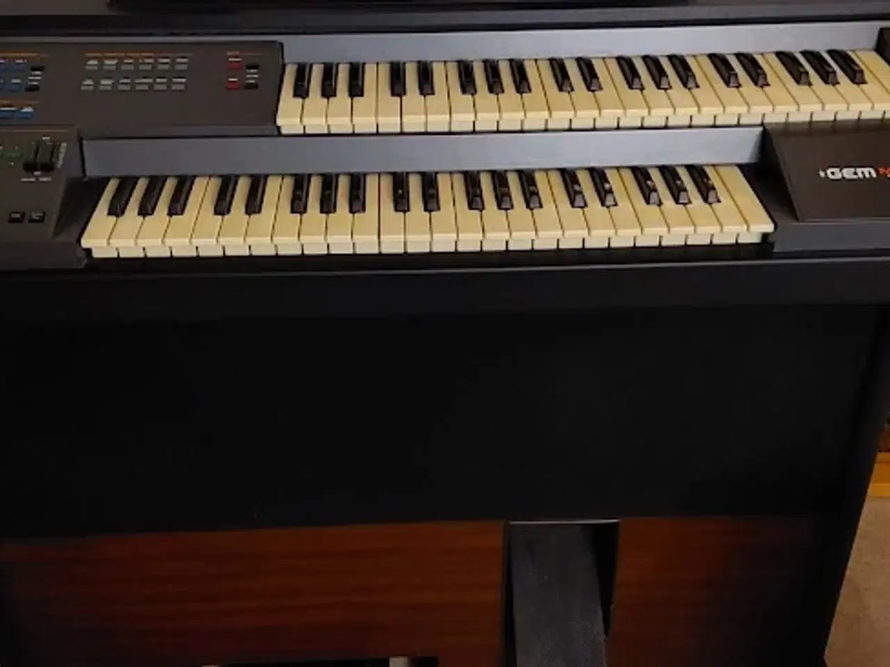 Billede 1 - Keyboard incl. dansk brugsanvisning og bænk sælges