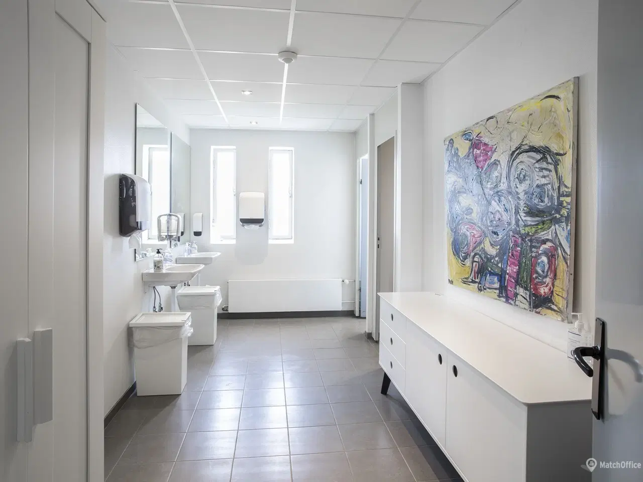 Billede 8 - Stort kontor med mødelokaler + lounge- og spiseområde