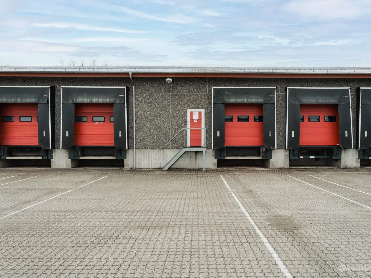 Billede 9 - Effektiv cross-dock med moderne kontorfaciliteter og optimal placering