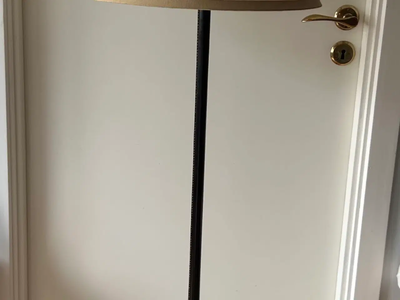 Billede 1 - Standerlampe m skærm