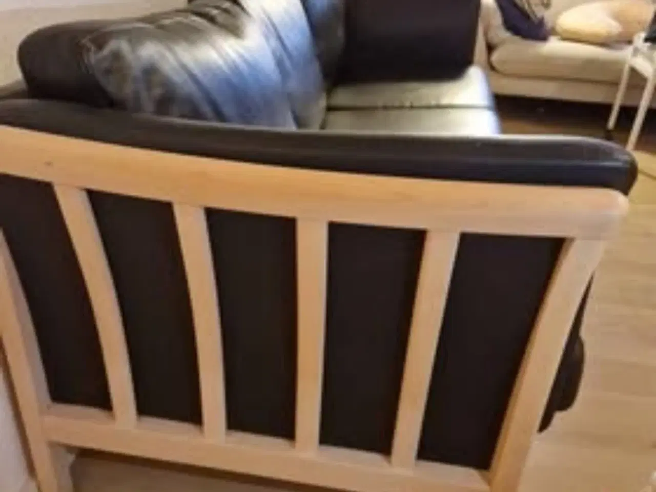 Billede 2 - Skalma sort sofa i okselæder