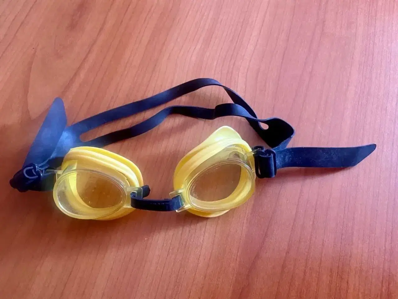Billede 1 - Børne svømmebriller til salg