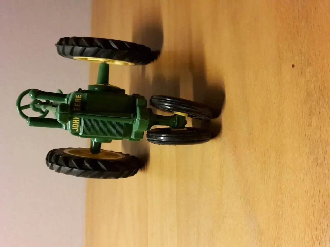 Billede 2 - Modeltraktor John Deere A