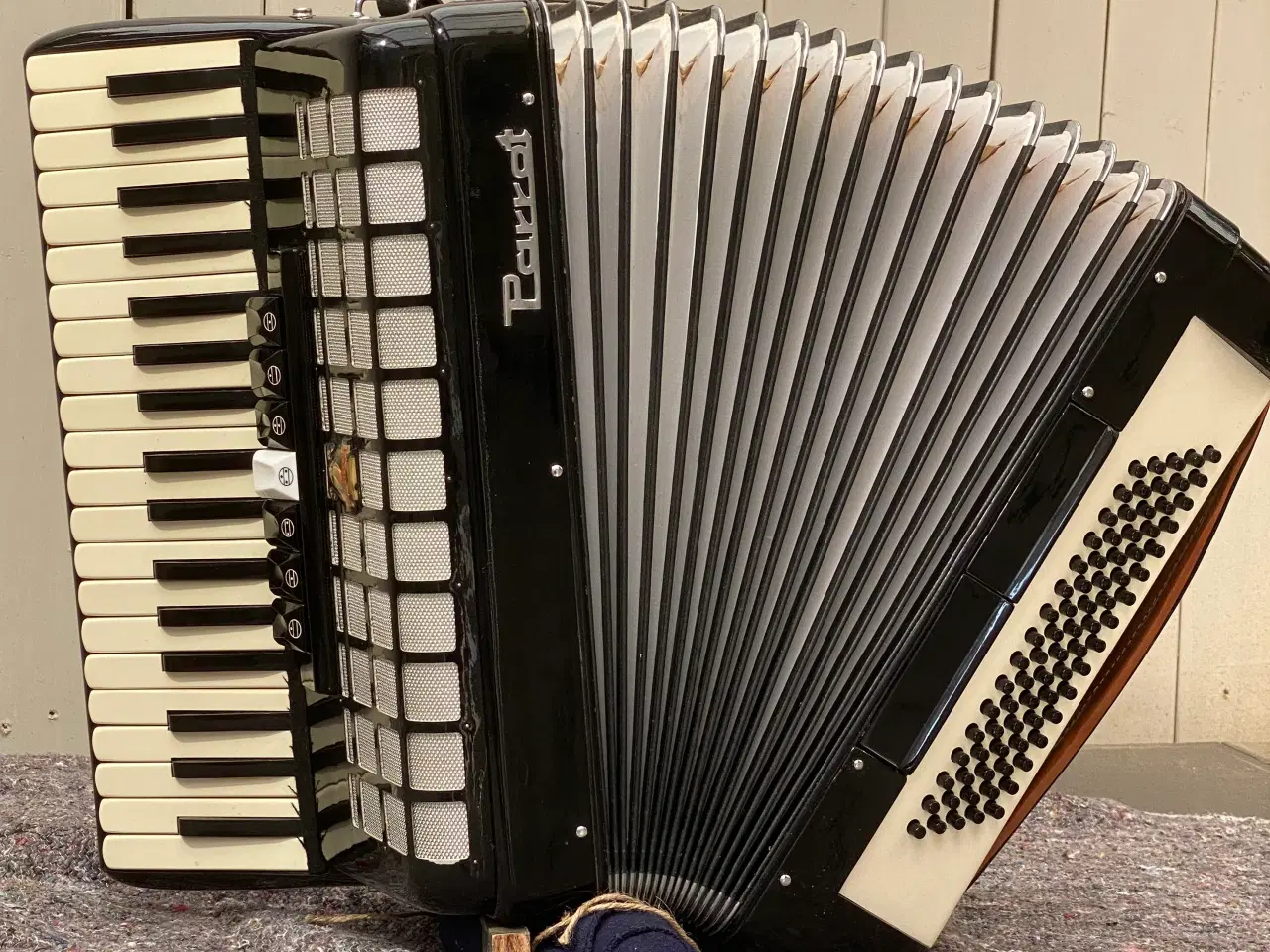 Billede 4 - 🎶 Parrot harmonika sælges – ideel til begyndere