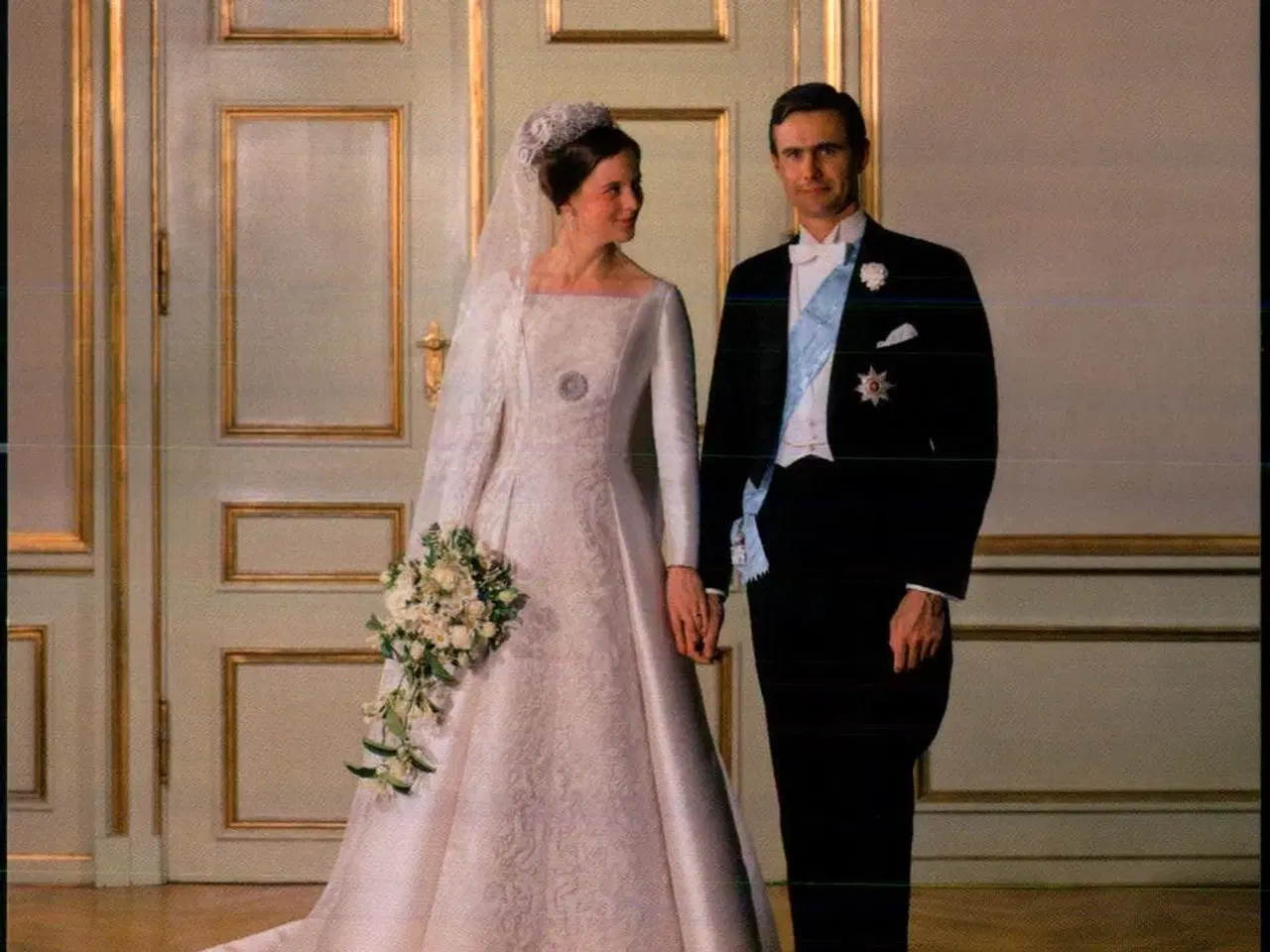 Billede 1 - Prinsesse Margrethe og Prins Henriks Bryllup - Royal Collection u/n - 12x17 cm.  - Ubrugt