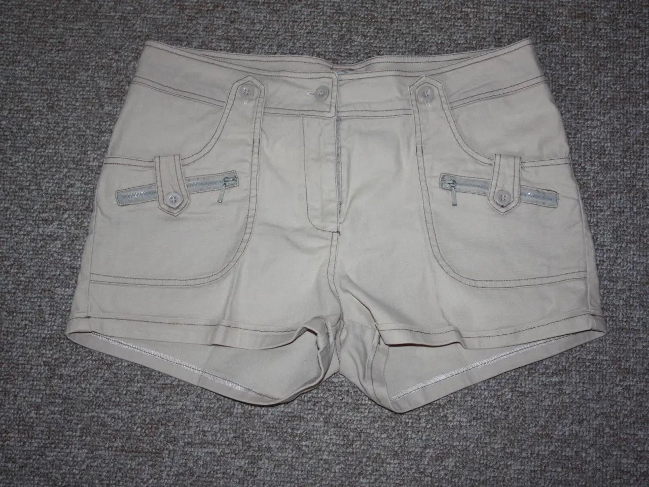 Billede 1 - Long Island shorts str.38