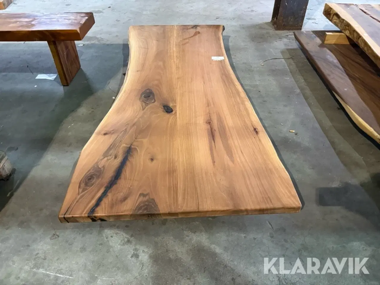 Billede 2 - Plankebordplade valnød olieret 2 planker sammensat