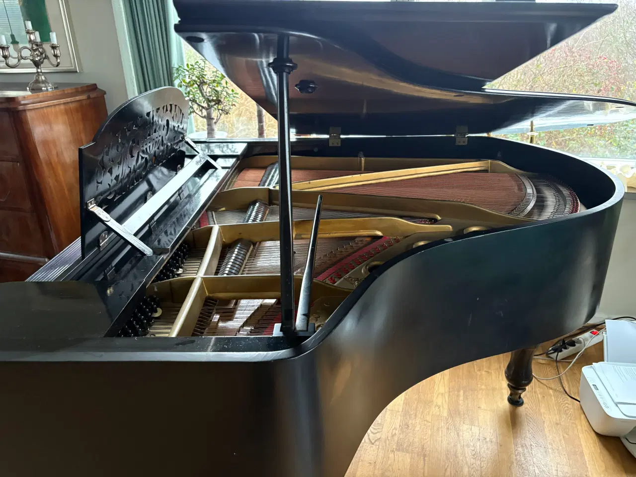 Billede 3 - Sort lakeret Flygel