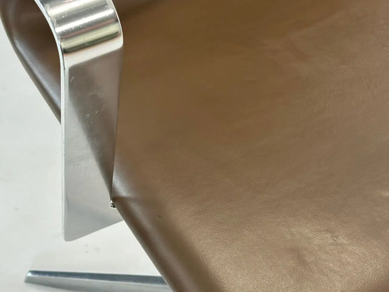 Billede 7 - Four Design - 4-Cast® XL Mødestol (Mørkebrun)