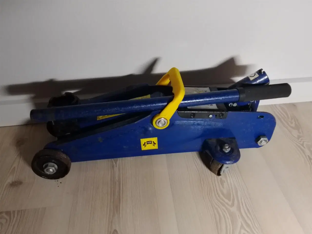 Billede 4 - Hydraulisk donkraft 2 ton – Skift selv dæk og spar