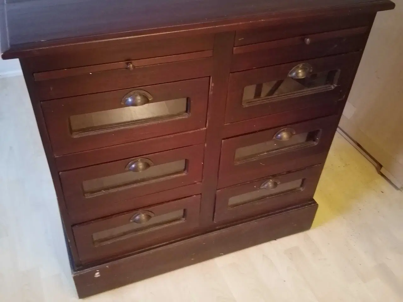 Billede 2 - Kommode med skuffer