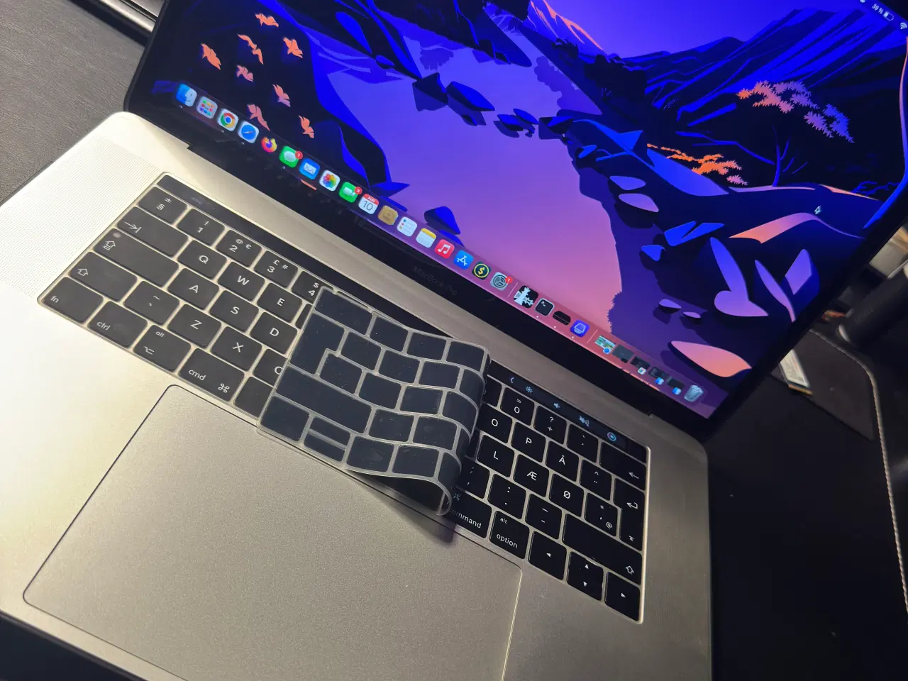 Billede 2 - Macbook Pro 15" Touchbar spacegrey 512GB I7 A1707