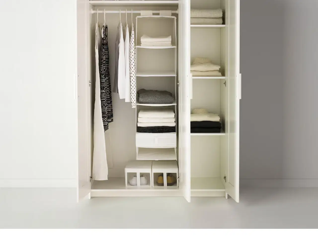 Billede 3 - Brimnes garderobeskab med spejl fra IKEA i sort 