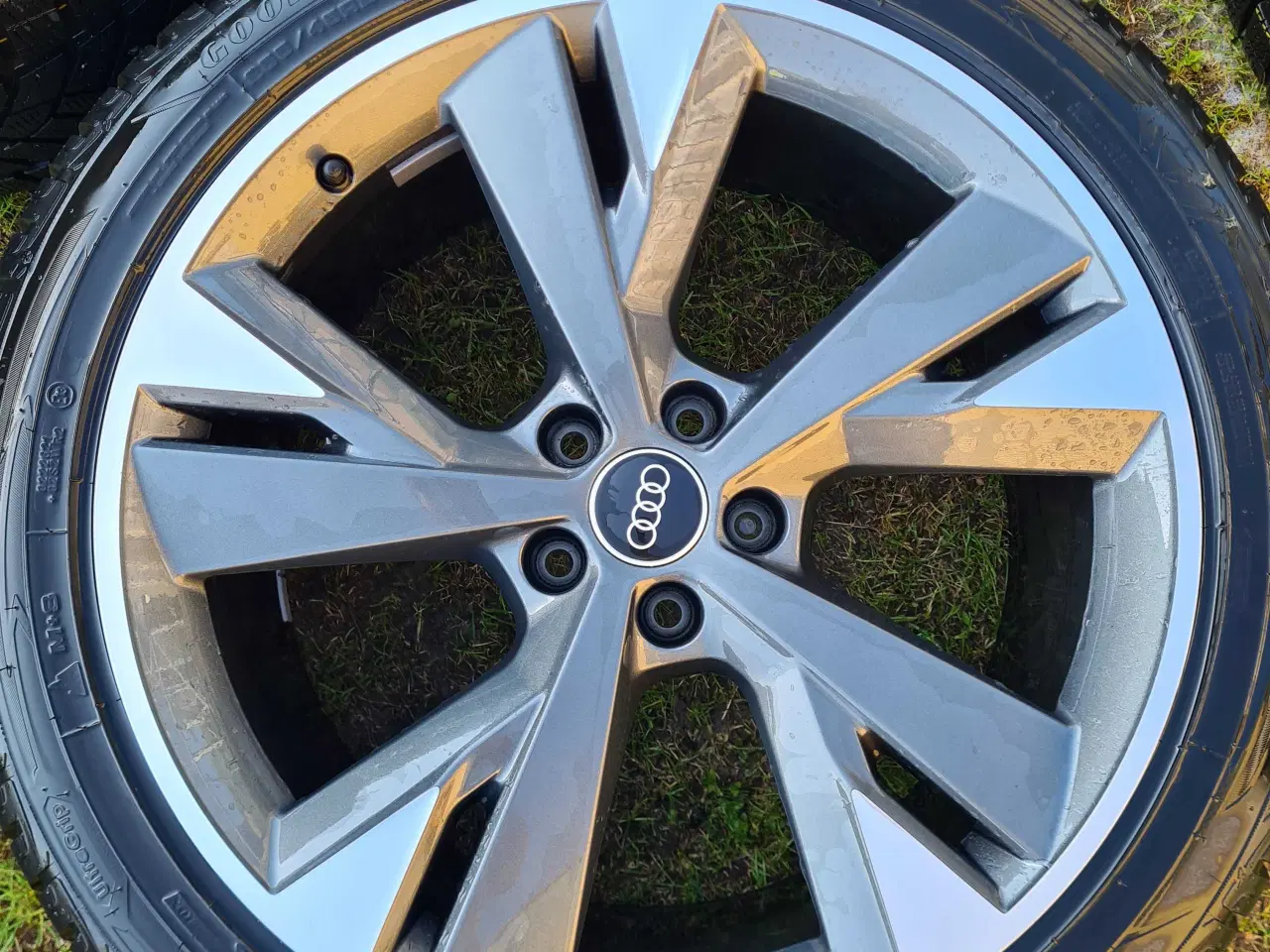 Billede 2 - Audi Q4 vinterdæk R20