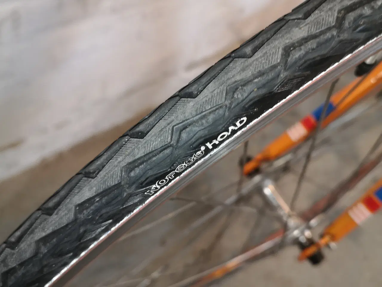 Billede 3 - MBK 28" 58 cm Orange REPLICA  1 gear , 2 nye dæk, 