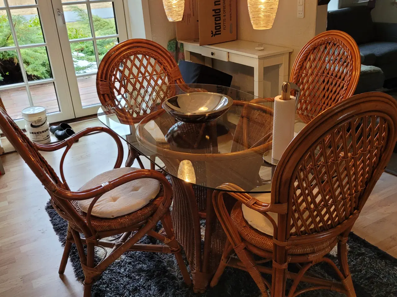 Billede 2 - Glasspisebord med 4/6 kurvestole