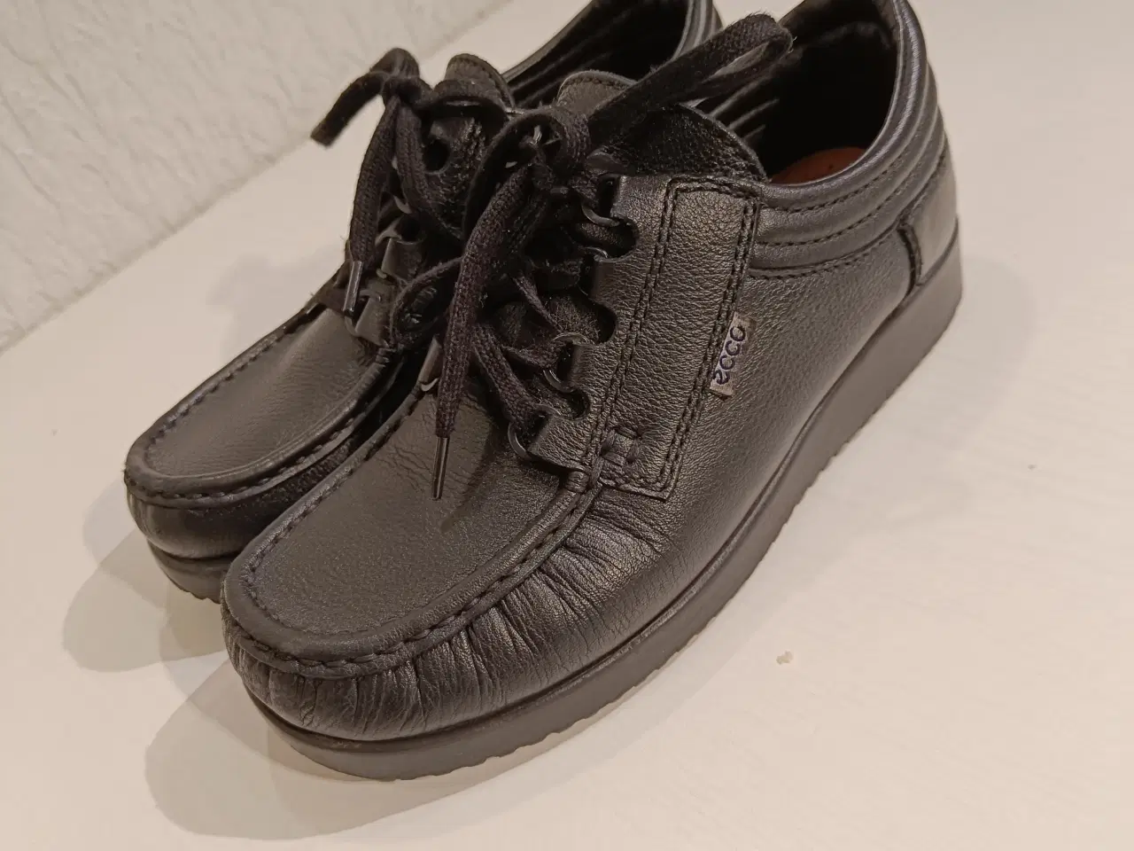 Billede 1 - Ecco sort læder sko 38str 