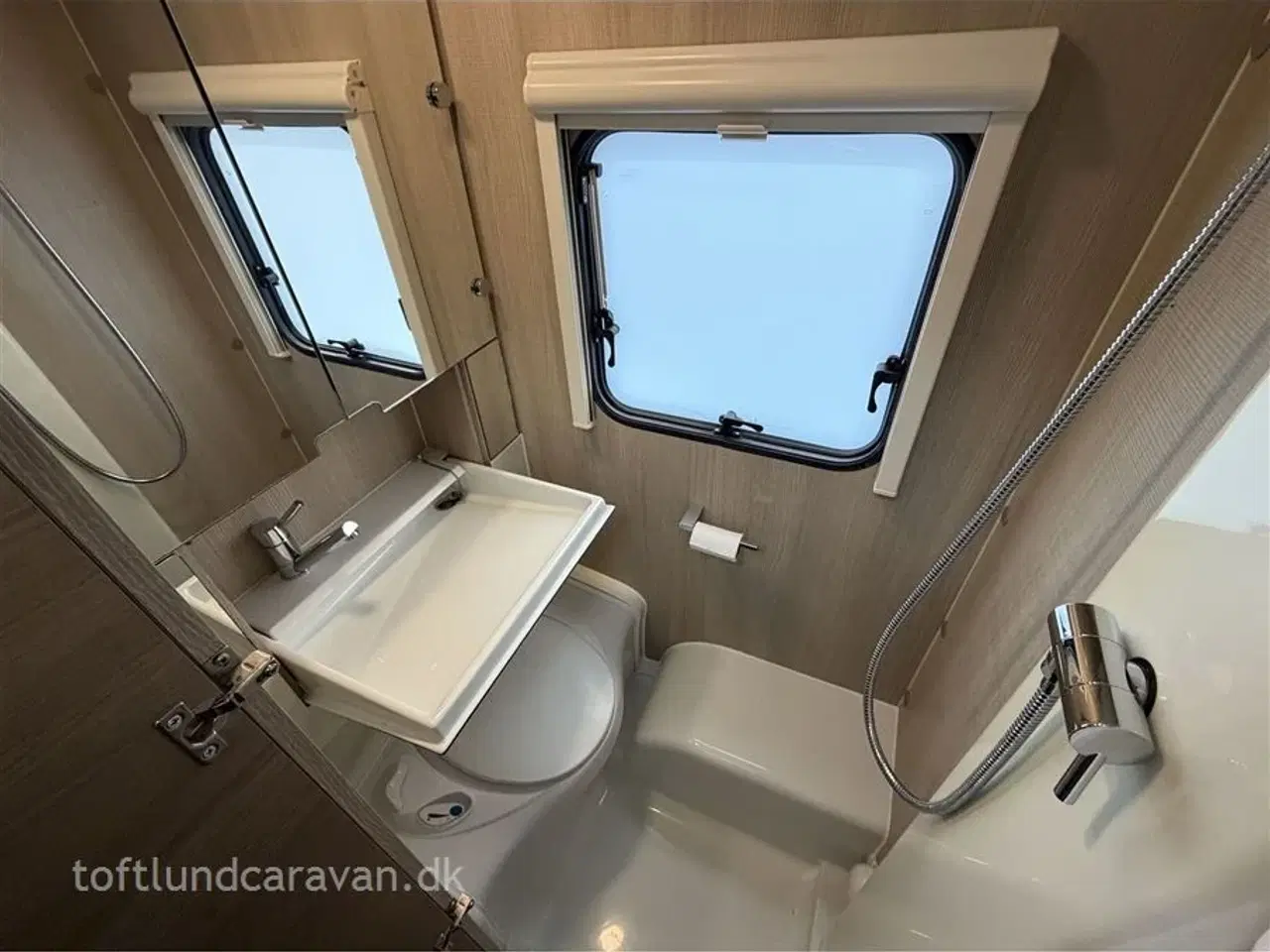 Billede 13 - 2015 - Adria Adora 482 LU   Superflot. Enkeltsenge, m/MOVER+GULVVARME+STORT KØL+ISABELLA FORTELT mv.