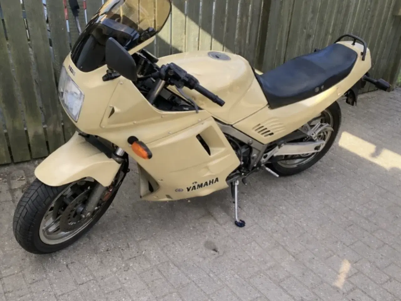 Billede 1 - Yamaha fz750 evt bytte ell kom med et bud