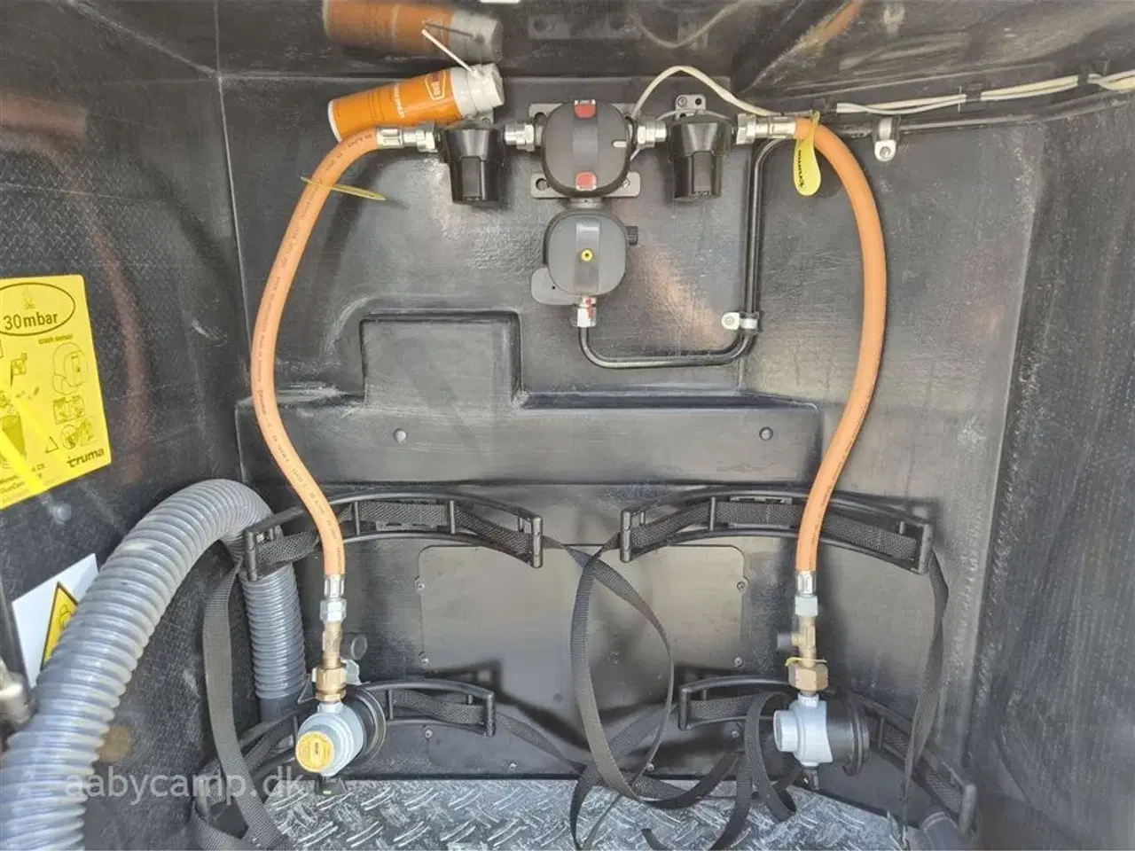 Billede 35 - 2022 - Hymer BML I880   2x solceller. 3x Batterier. inverter. Markise. Lædersæder. udv. gas. udv. bruser. Adaptiv fartpilot. Hydrauliske støtteben.