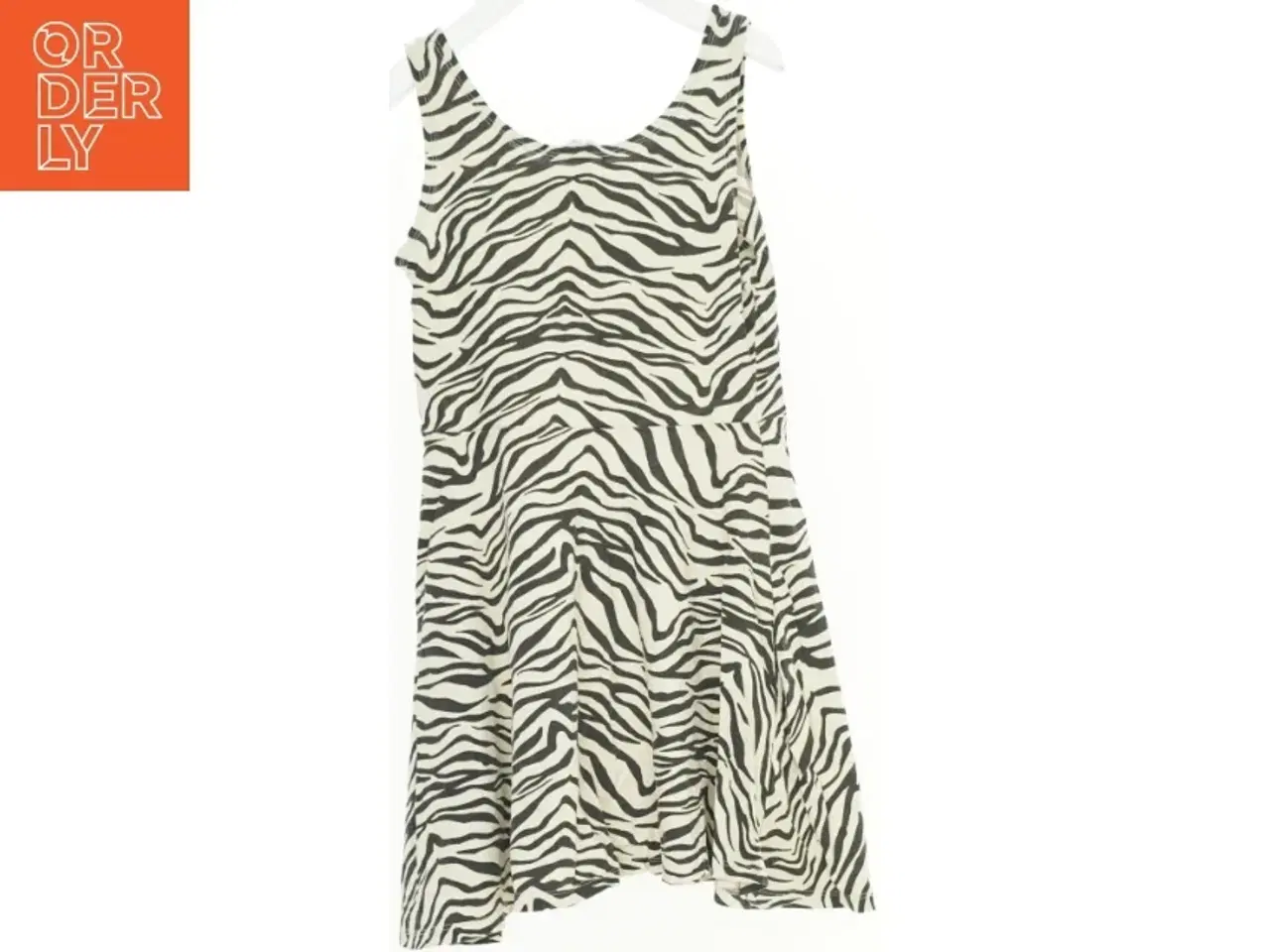 Billede 2 - Kjole fra H&M (str. 146 cm)