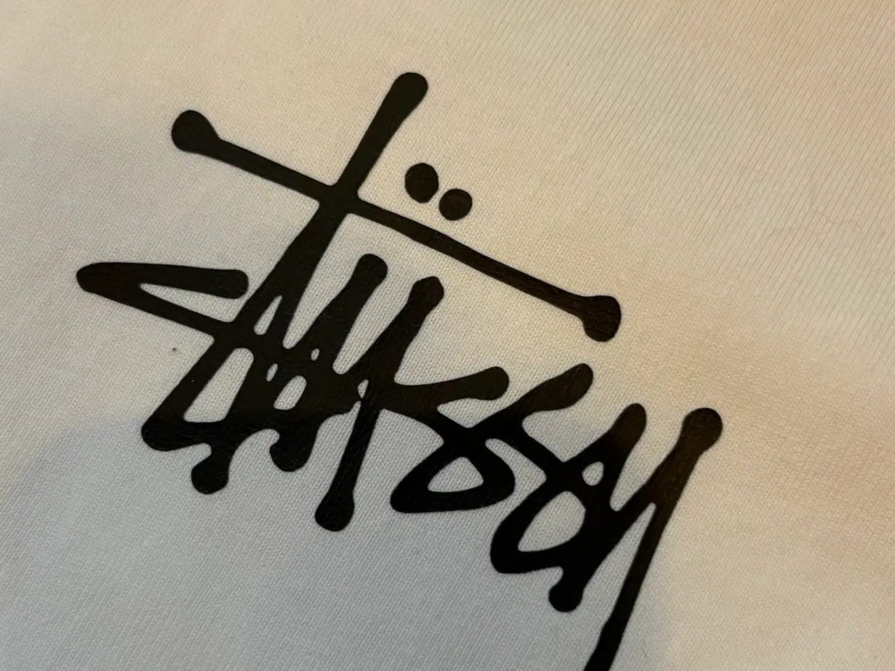 Billede 2 - Stussy Tshirt i medium Hvid farve