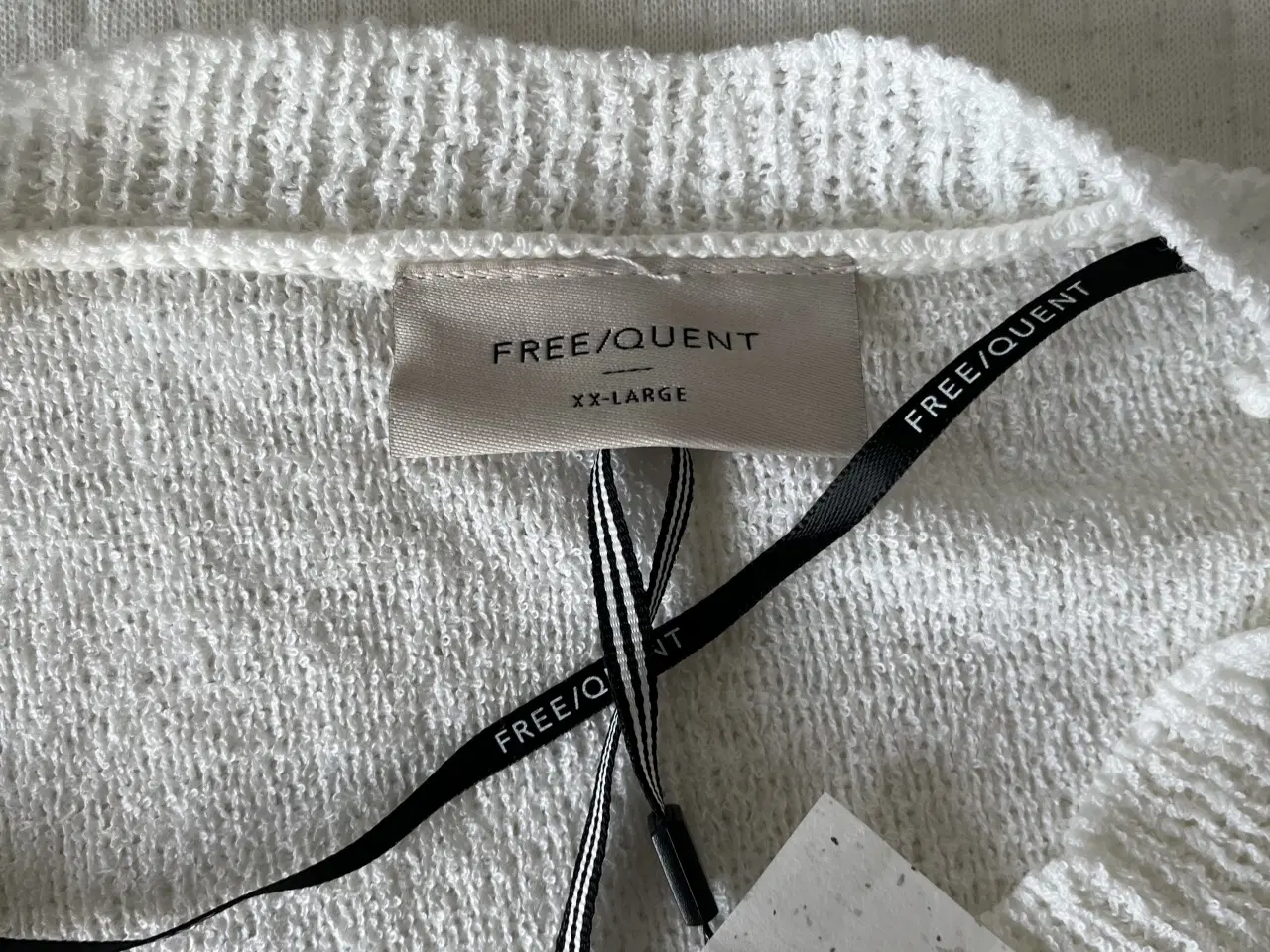 Billede 4 - Nederdel og bluse 