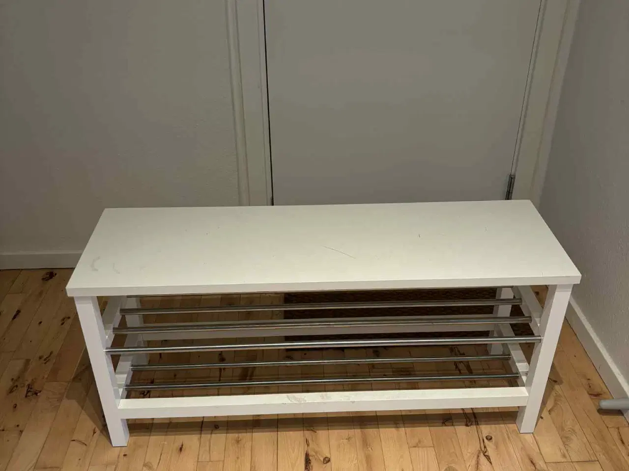 Billede 2 - TJUSIG skobænk fra Ikea