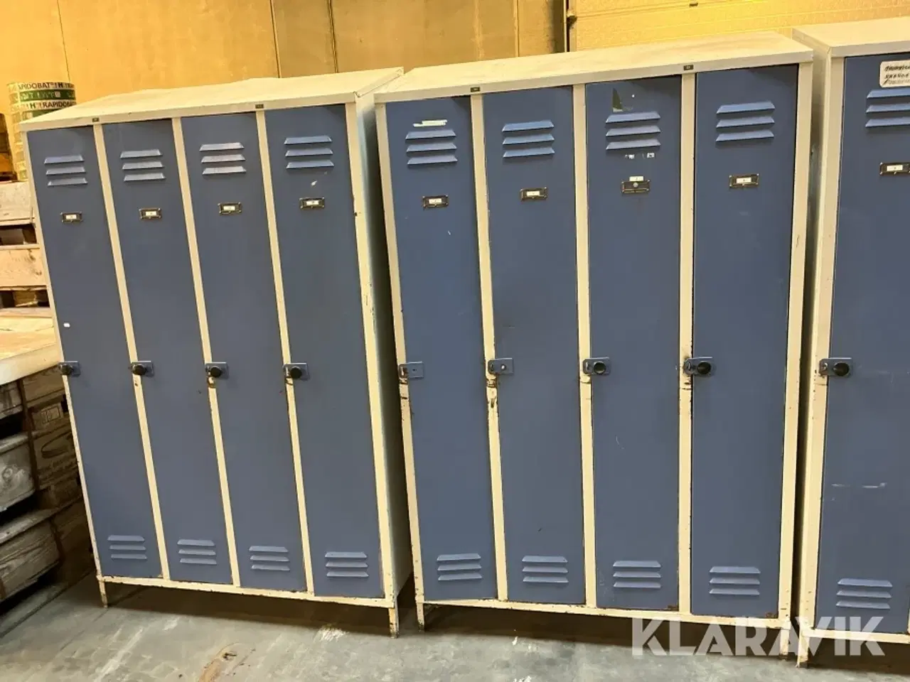 Billede 4 - Metal garderobeskabe 3 styk