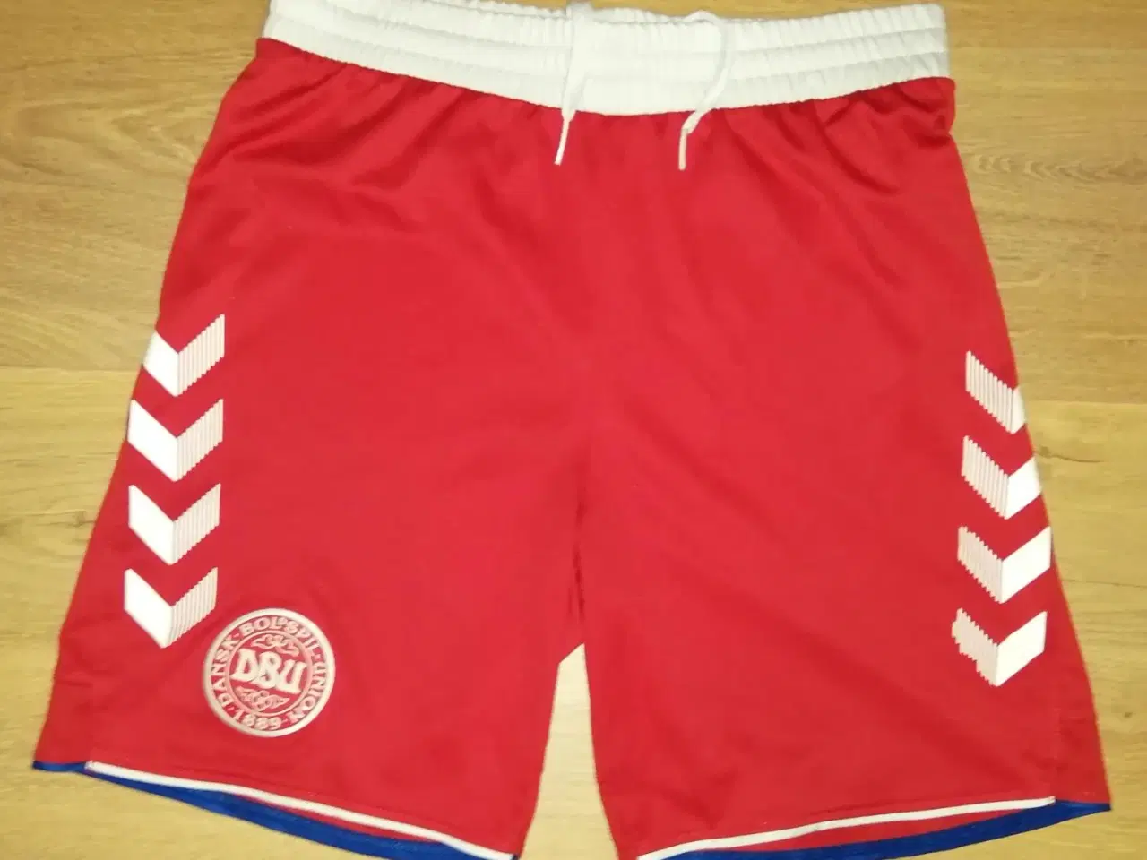 Billede 1 - DANMARK SHORTS, HUMMEL, STR. 12 ÅR, FLOT STAND