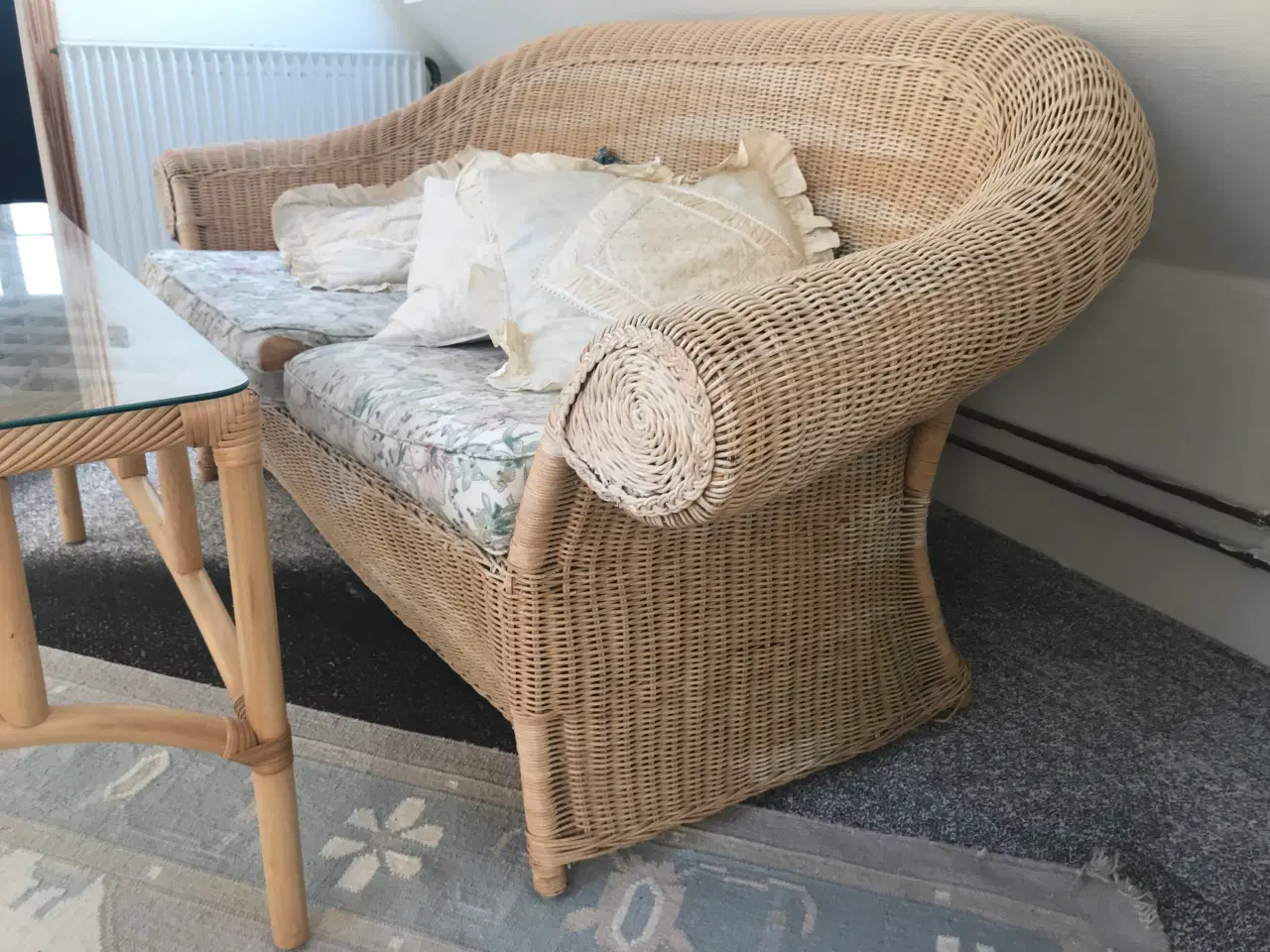 Billede 3 - Kurvesofa og bord