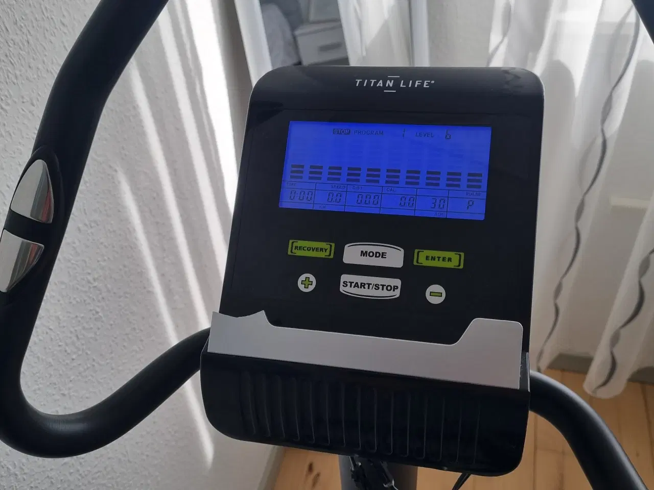 Billede 4 - Motionscykel " TITAN "