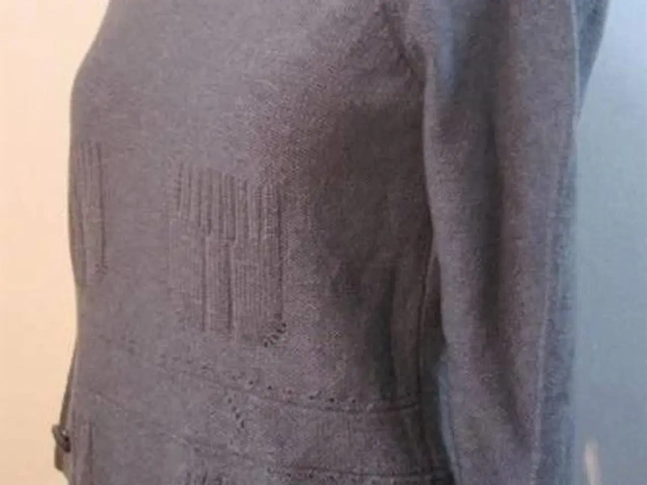 Billede 4 - Cacharel, strikbluse, str 36