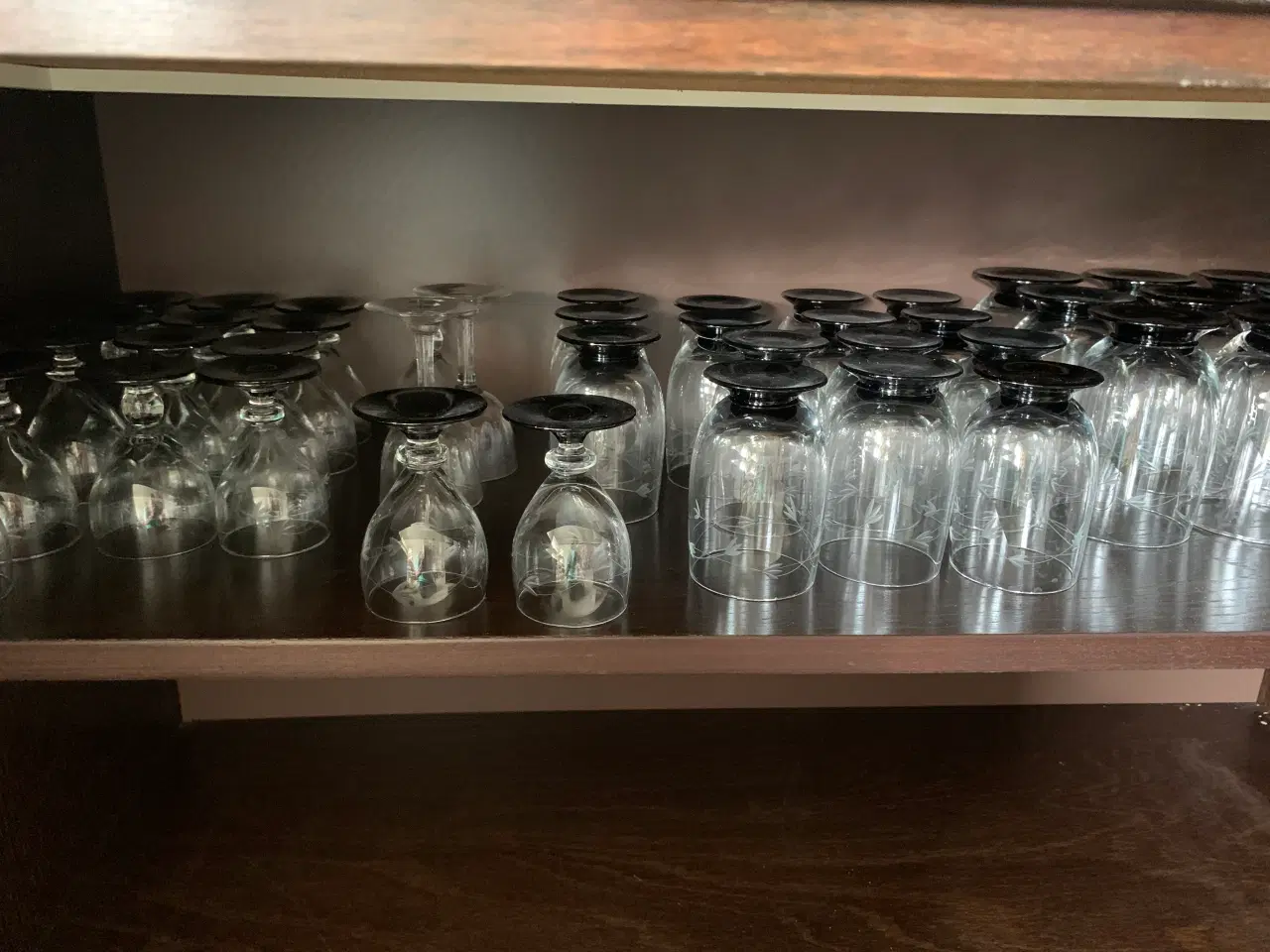 Billede 3 - Holmegård rankeglas med sort fod