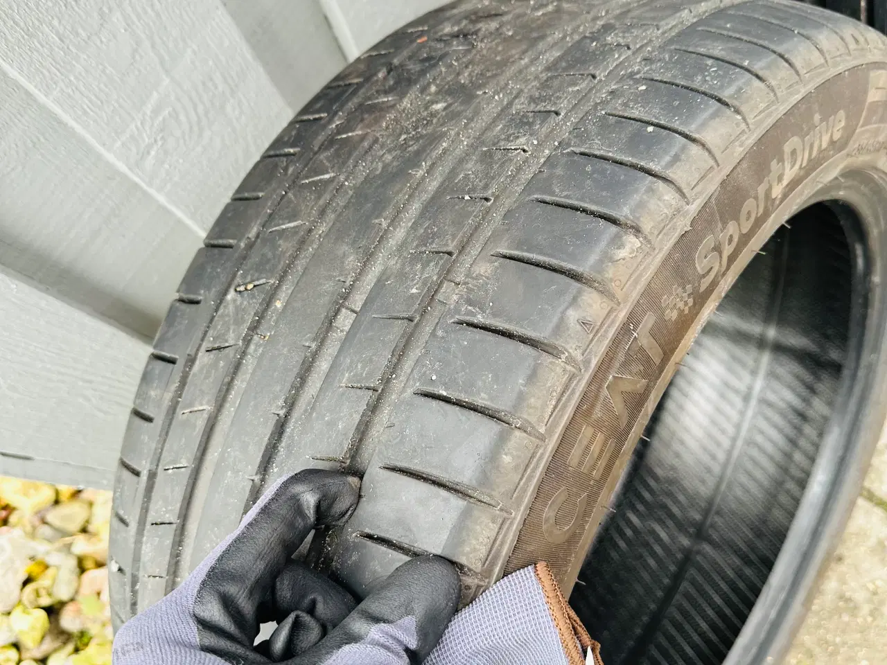 Billede 2 - Sommerdæk 235/45 r17