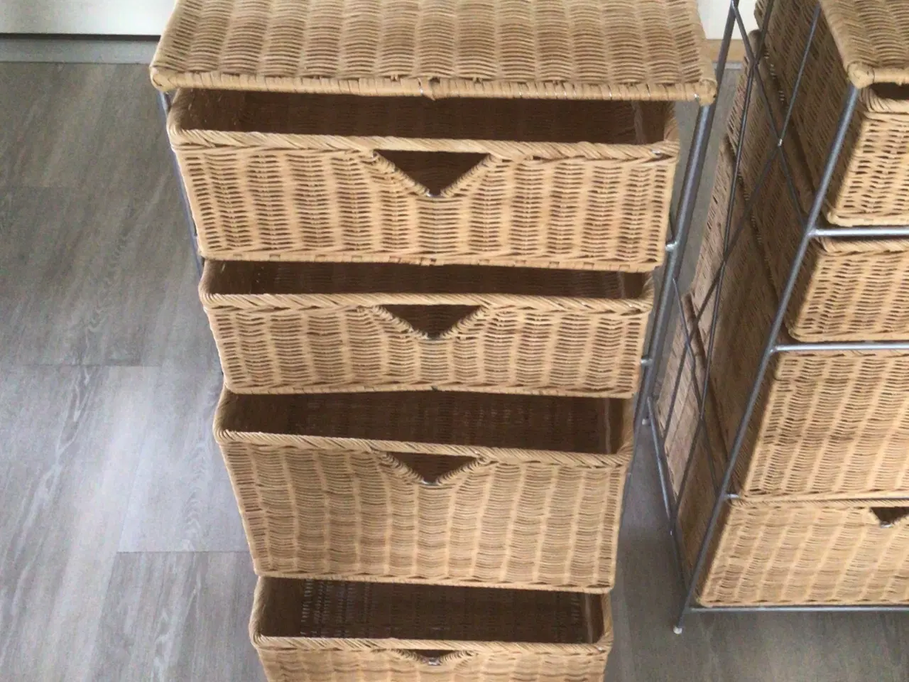 Billede 2 - Sengebord, skuffemøbel