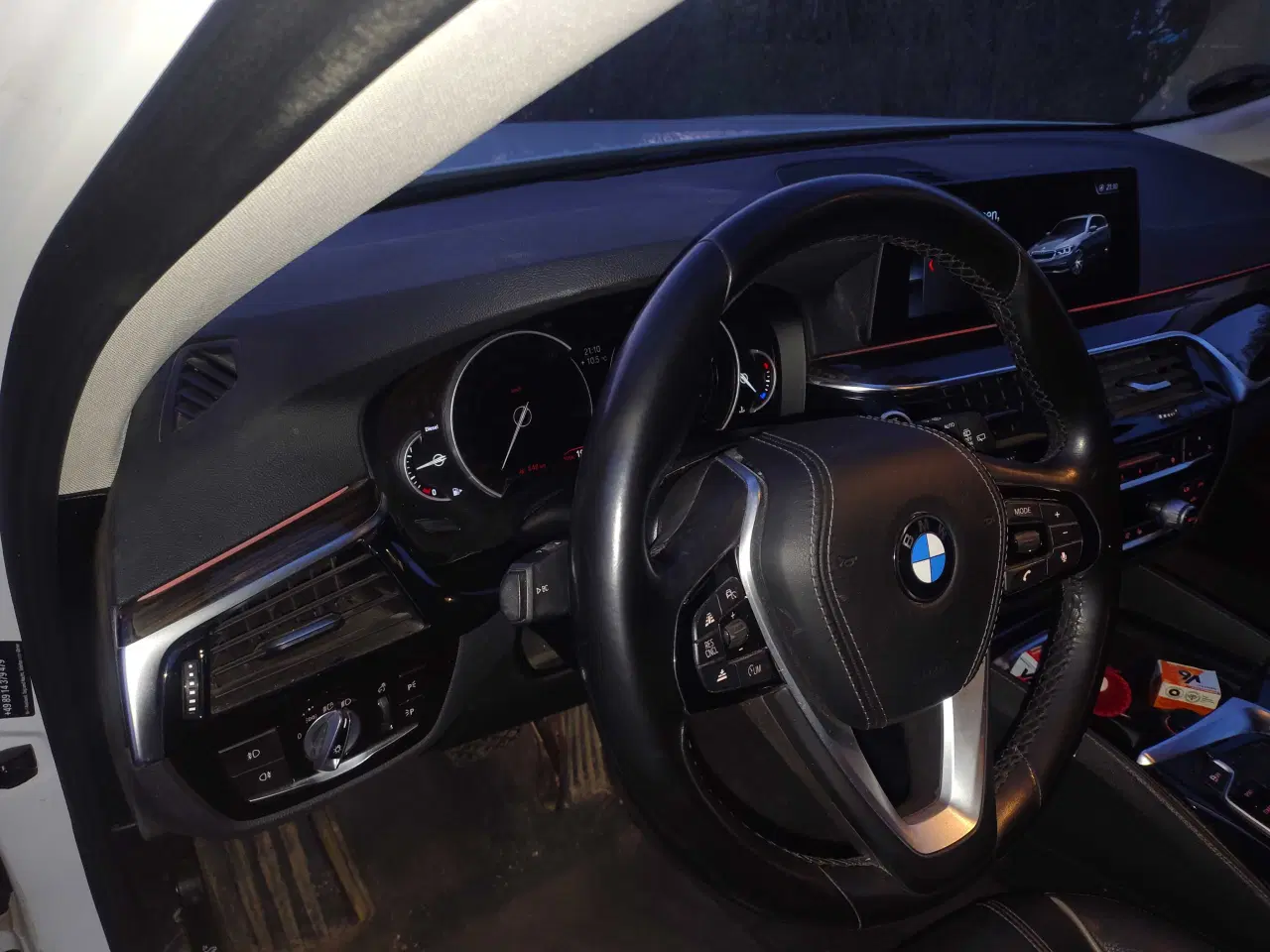 Billede 5 - BMW 520d G31, adaptiv fartpilot, Læder