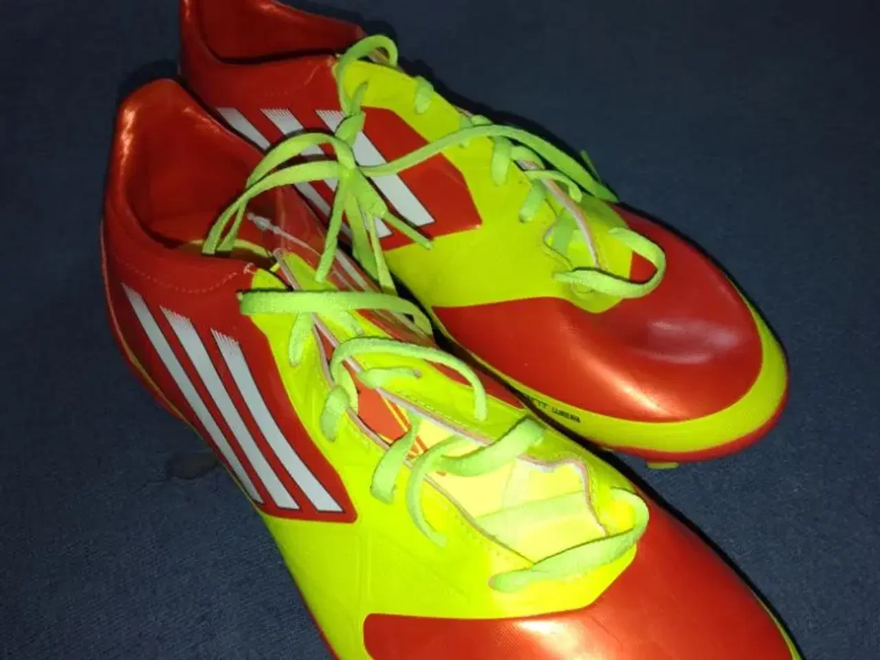 Billede 1 - Helt nye adidas fodboldstøvler str 8 1\2