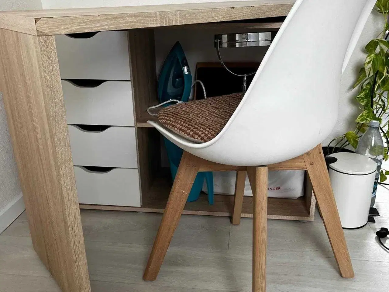 Billede 4 - Hjørneskrivebord fra Jysk