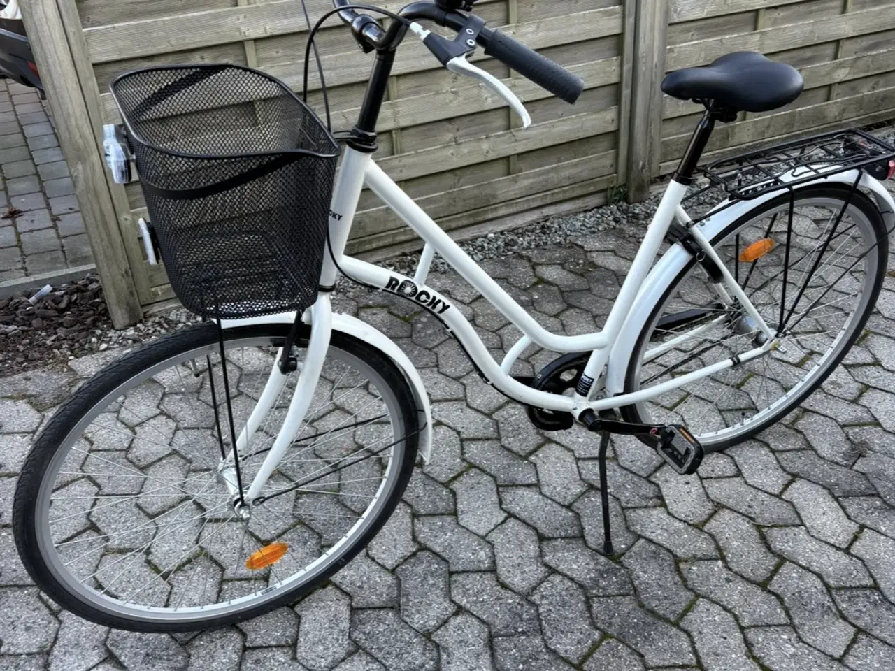 Billede 1 - Damecykel hvid 28”