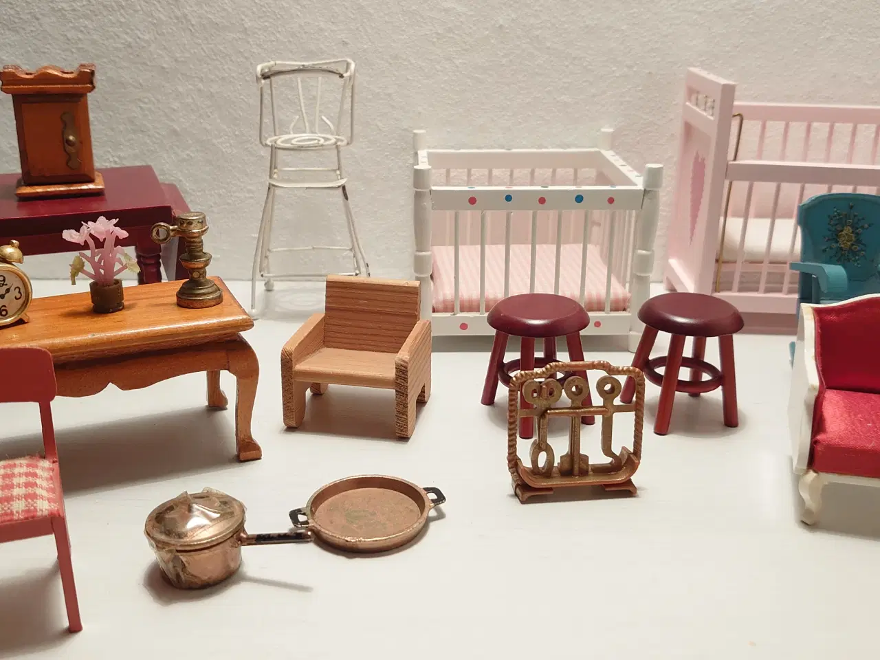 Billede 3 - 31 dele vintage dukkehusmøbler mm. 